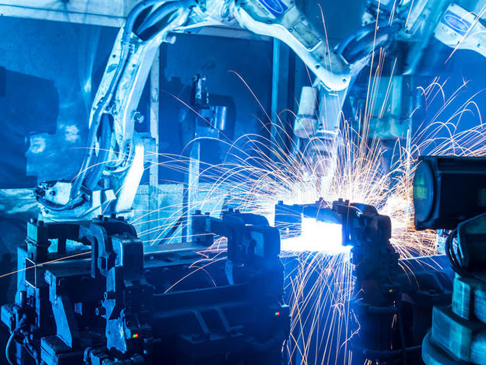 How are seamless steel pipes connected