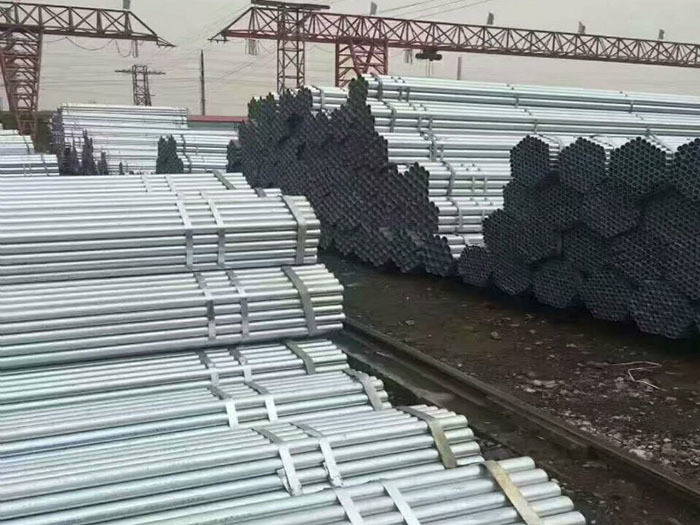 The main method to improve the corrosion resistance of seamless pipes