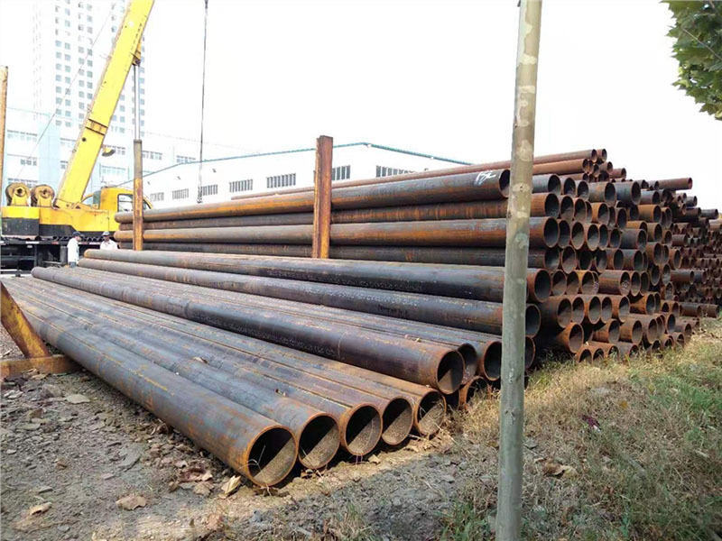 What kind of site and warehouse are suitable for seamless steel pipe storage